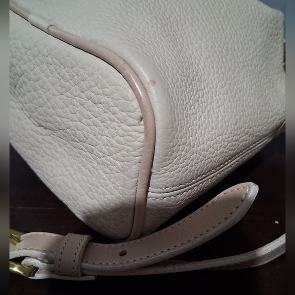 Dooney & Bourke Cream Pebbled Leather Bucket Bag - Picture 7 of 10